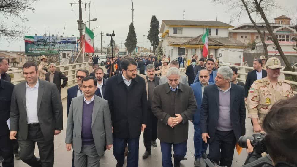 وزیر راه و شهرسازی در سفر به آستارا از بهره برداری پل مرزی آستارا تا چند ماه آینده خبرداد