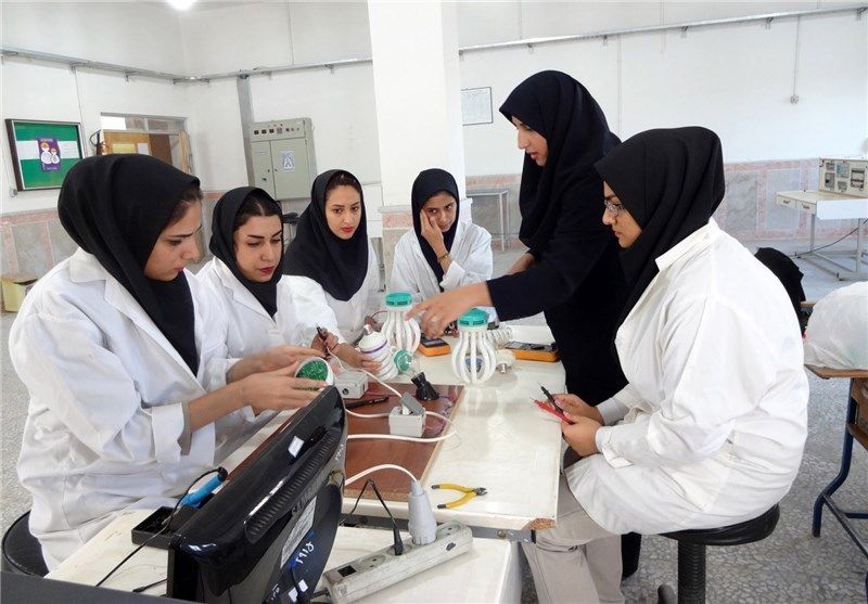 مجوز فعالیت ۲۶۰ آموزشگاه آزاد فنی‌وحرفه ای در البرز صادر شد