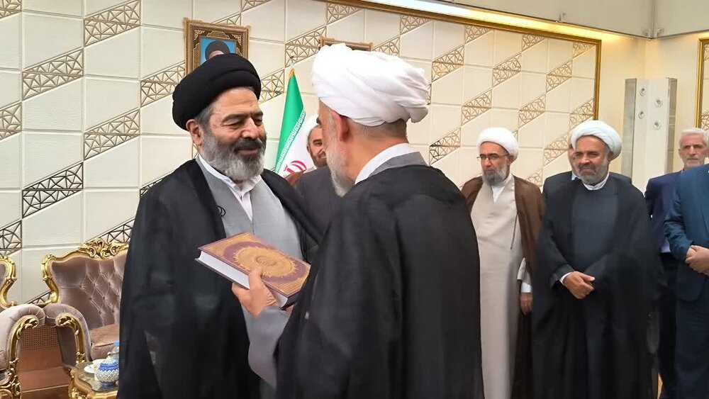نماینده ولی فقیه به عربستان رفت