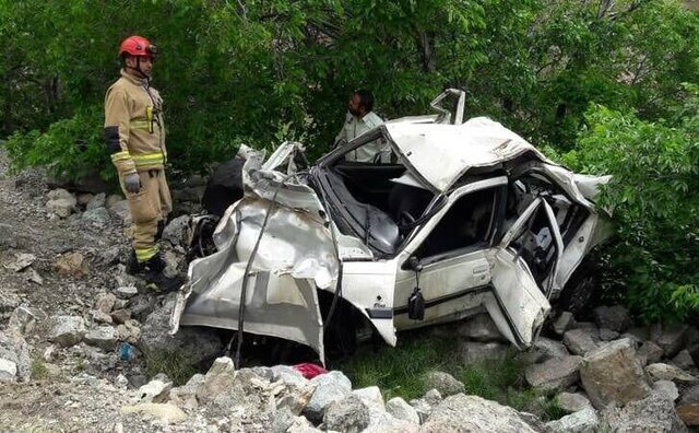 یک دستگاه خودرو پراید در دره شوراب سوادکوه سقوط کرد