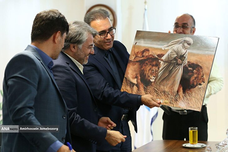 بازدید رئیس دانشگاه استاد فرشچیان از خبرگزاری علم و فناوری آنا