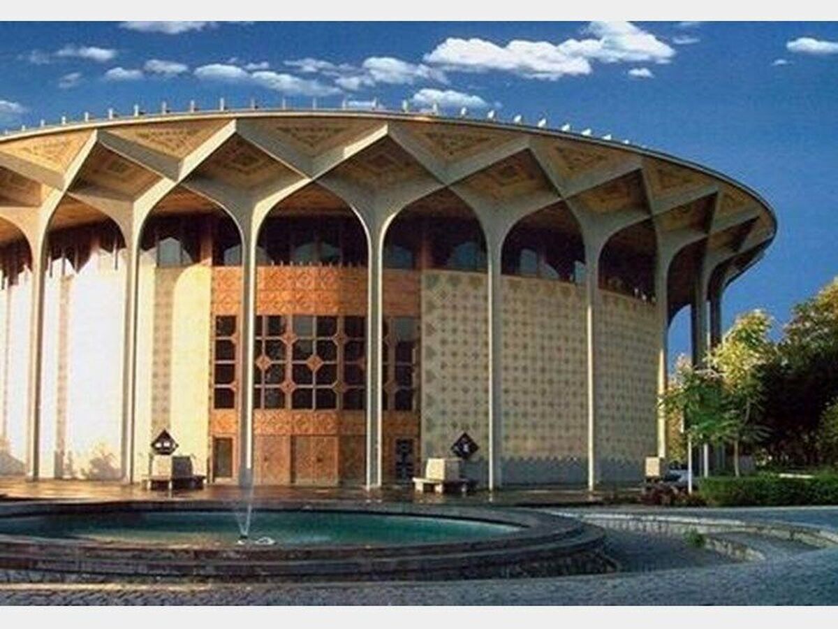 تالارهای نمایشی کشور در سوگ حسینی(ع) سیاه پوش شدند