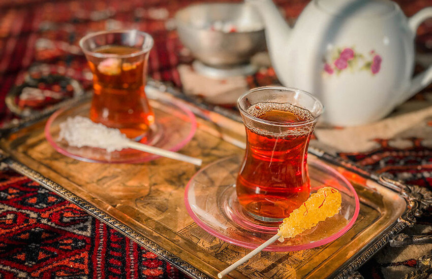 مضرات چای پررنگ؛ از زخم معده تا یبوست