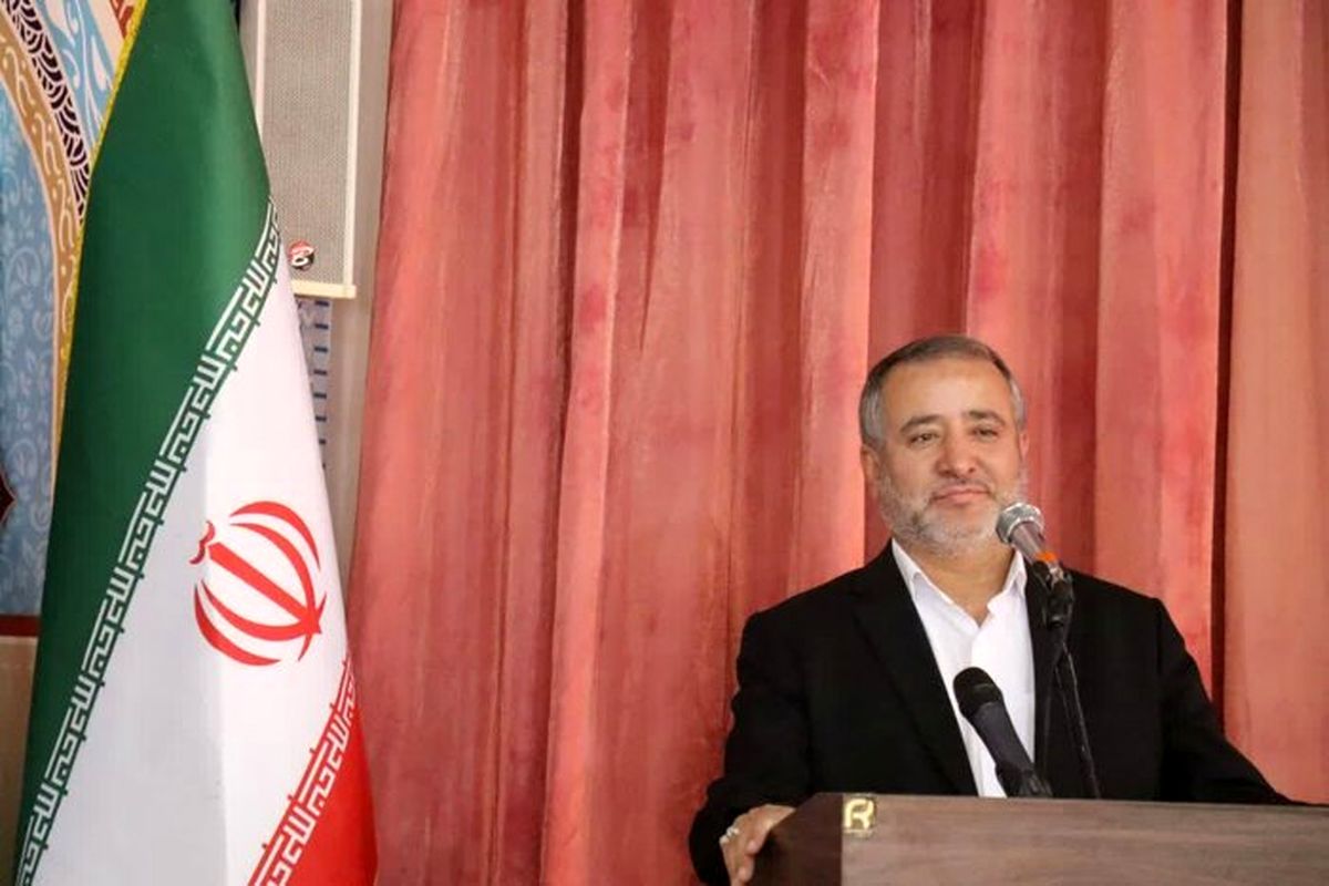 استاندار سمنان: هیچ دانش‌آموزی نباید به خاطر ناتوانی مالی از تحصیل باز بماند