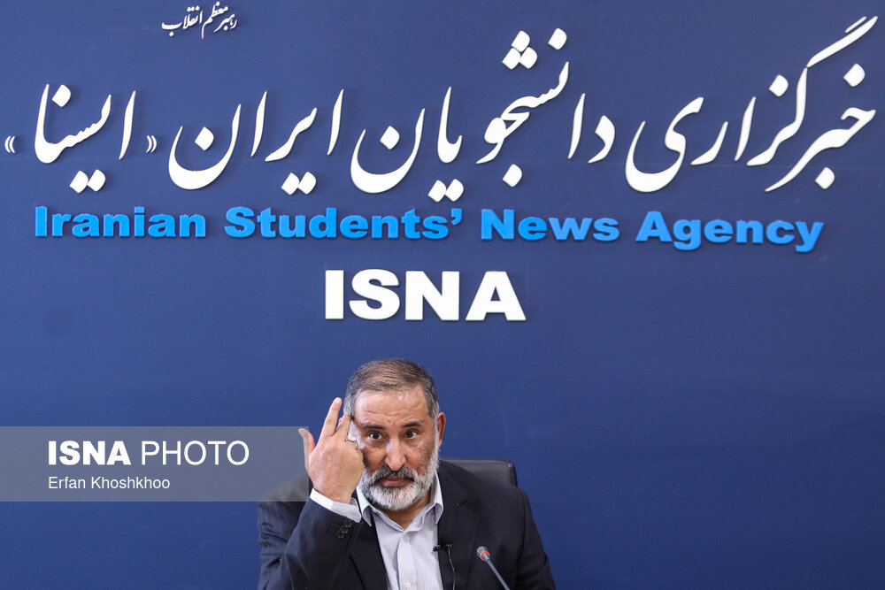 به من تهمت می‌زنند