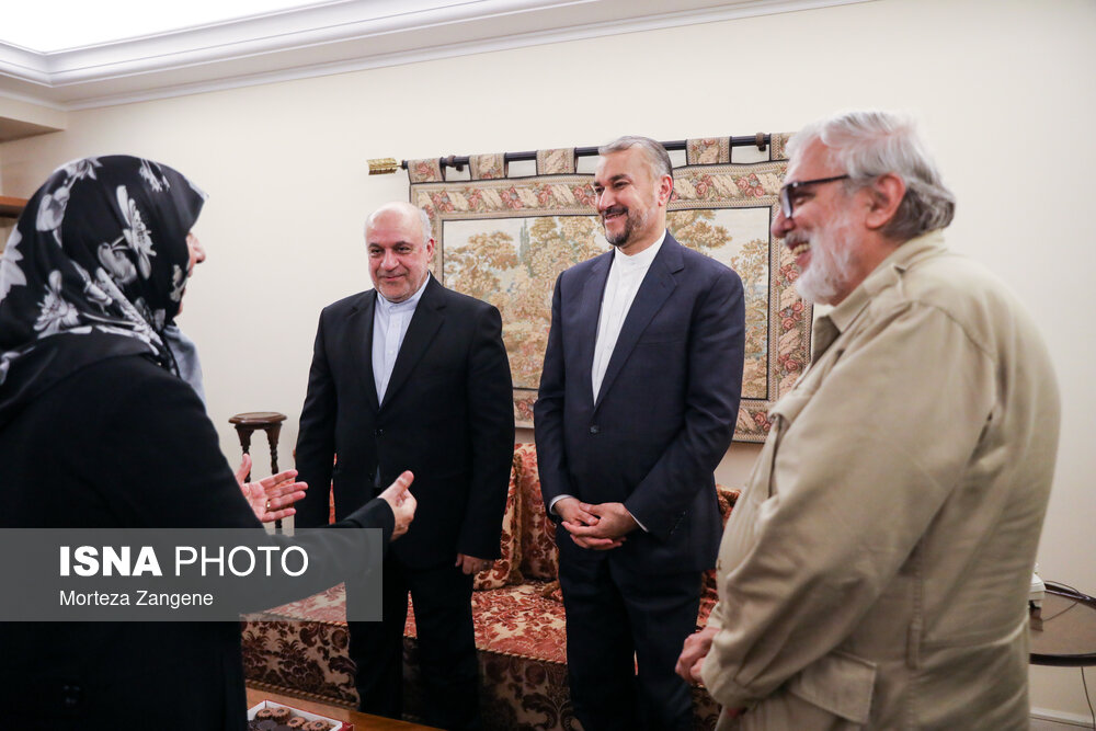 حضور امیرعبداللهیان در منزل خواهر امام موسی صدر