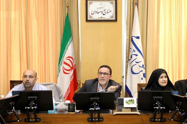 بررسی پیشنهادات نمایندگان پیرامون حوزه صنعت و معدن لایحه بودجه ۱۴۰۳ در کمیسیون صنایع