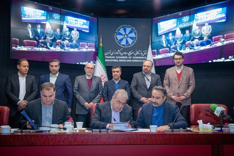 امضای تفاهمنامه بین سازمان محیط زیست و اتاق تهران برای کاهش آلودگی هوا