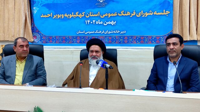 برخی داوطلبان نمایندگی مجلس با قرآن به خانه‌های مردم می‌روند!