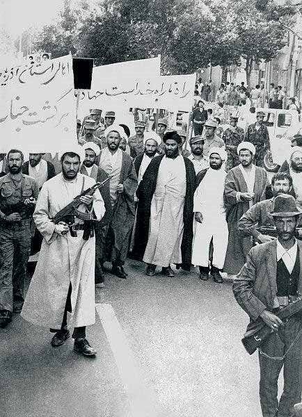 جنگ مغلوبه رژیم پهلوی در سربازخانه‌ها