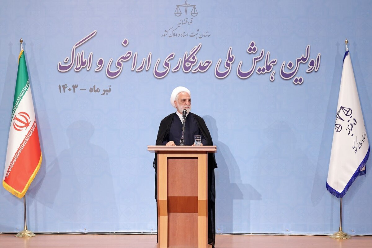 گاهی از نقد کردن به تخریف و توهین می‌رسیم