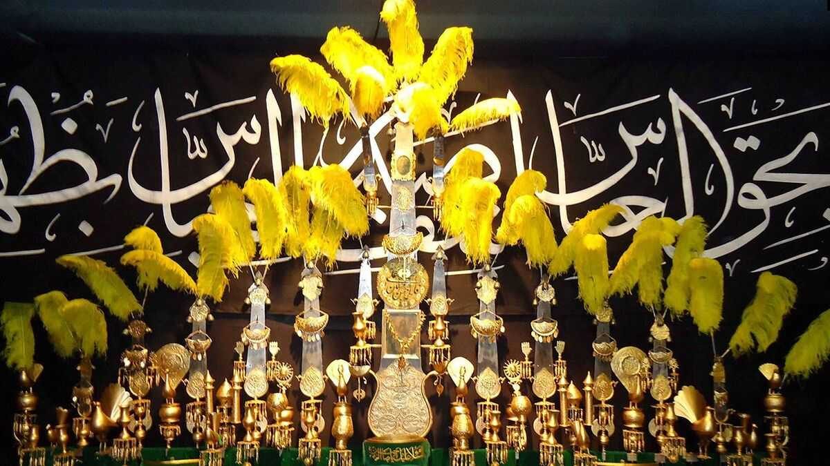 رسم «علامت برداری» با نوای پیرغلامان