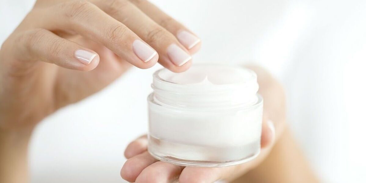 پوست چگونه از کرمهای مرطوبکننده برای داشتن پوستی شاداب استفاده کنیم؟