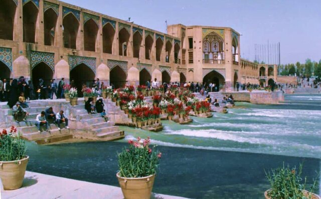 عکس از مرحوم میرعبدالله هاشمینسب نمین که در سال 1360 به ثبت رسید