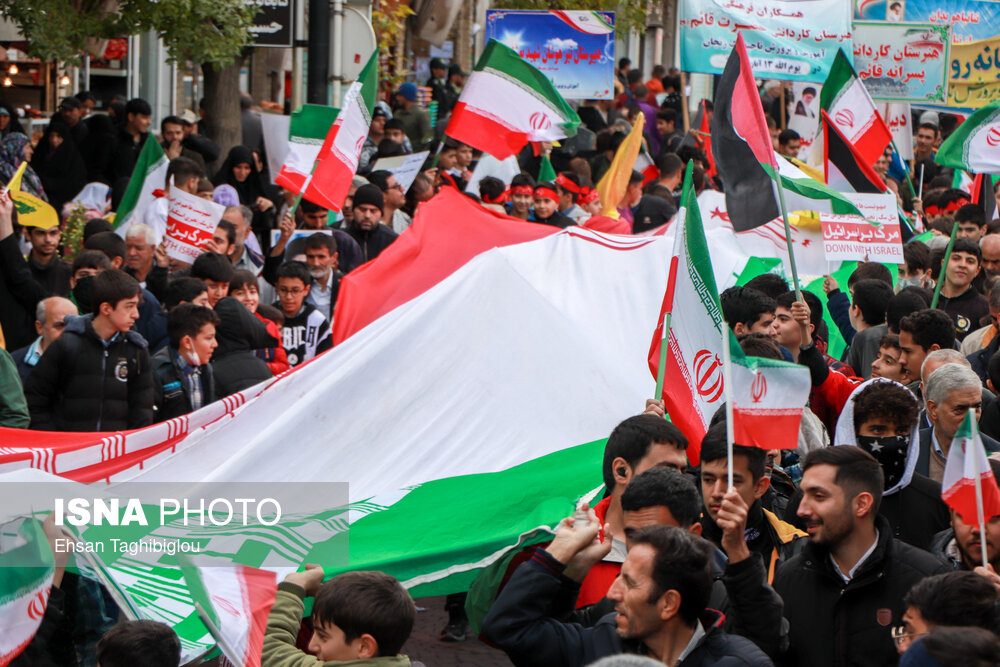 جوان و نوجوان ما در برابر جاسوسی آمریکا و اسرائیل هوشیار باشند