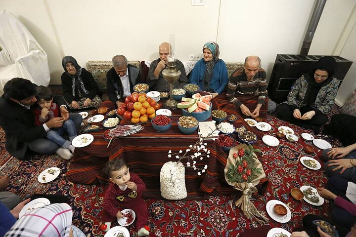 رازهای شب یلدا در چهارمحال و بختیاری؛ از قصه‌های کهن تا حافظ‌خوانی