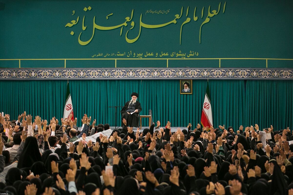 دانشمندان، متخصصان و مسئولان صنعت دفاعی کشور با رهبر انقلاب دیدار کردند