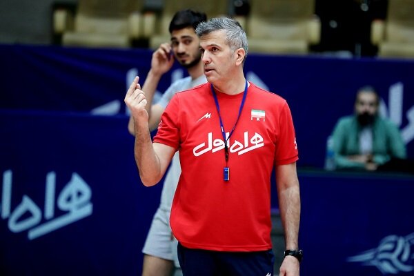 مومنی‌مقدم: رقم قرارداد والیبالیست‌ها حباب است/ لیگ ظرفیت ۱۴ تیم ندارد