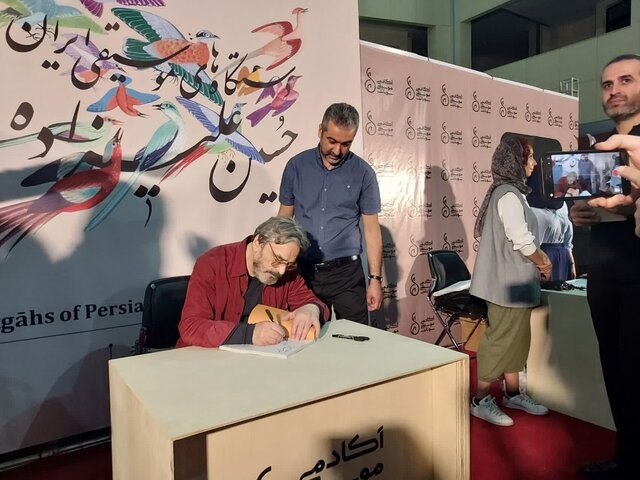 آنچه به ما قدرت می دهد تا سرمان را در دنیا بلند کنیم تکیه بر فرهنگ است