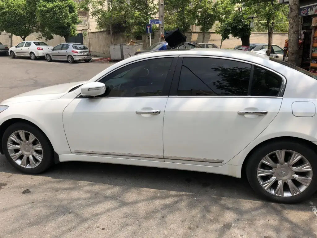 برچسب شیشه دودی اتومبیل