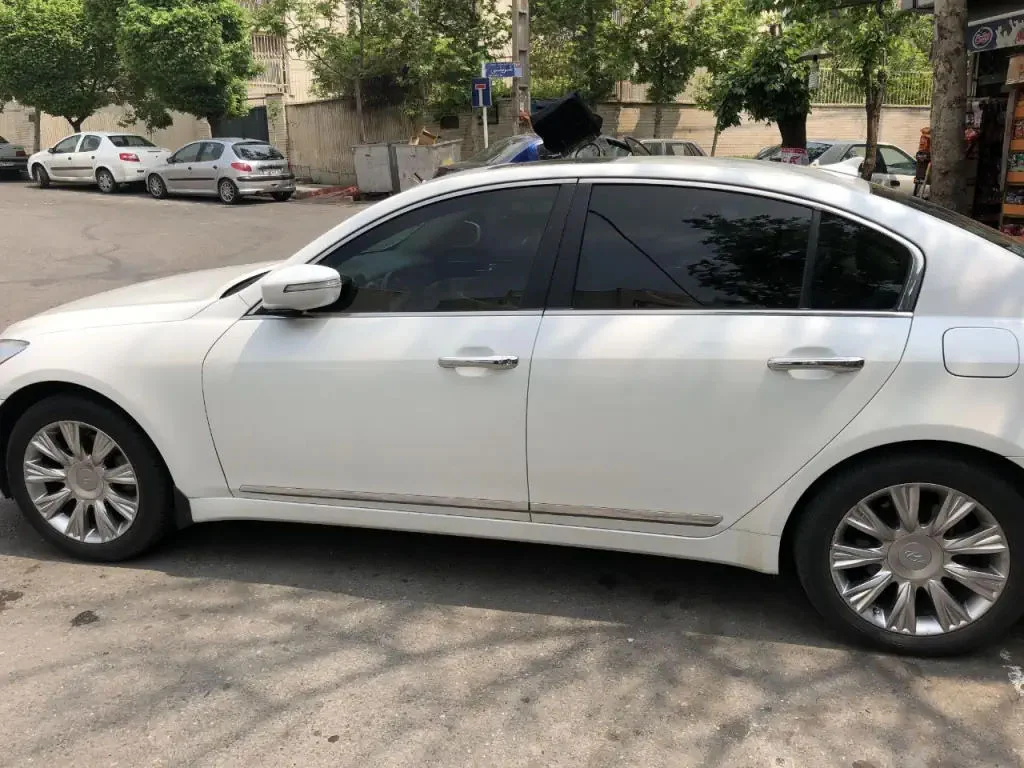 برچسب شیشه دودی اتومبیل