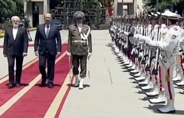 استقبال عارف از نخست‌وزیر ازبکستان